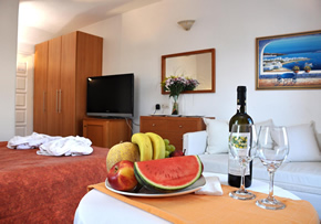 Mykonos gay holiday accommodation Hotel Dionysos