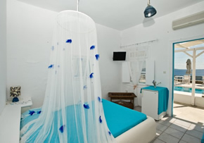 Mykonos gay holiday accommodation Flaskos Studios