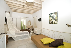 Mykonos gay holiday accommodation Flaskos Studios