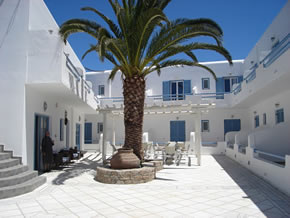 Mykonos gay holiday accommodation Hotel Magas