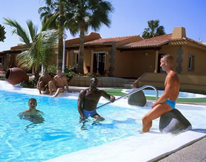 Gran Canaria exclusively gay holiday accommodation - Los Almendros Bungalows