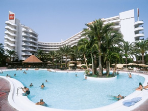 Gran Canaria gay holiday accommodation Hotel Riu Papayas