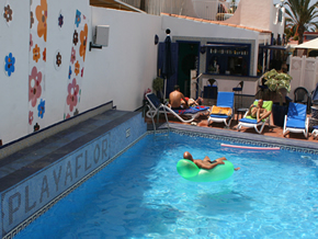 Tenerife gay holiday accommodation Playaflor Chill-out Resort