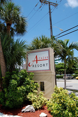 Ft.Lauderdale exclusively gay hotel Alcazar Resort