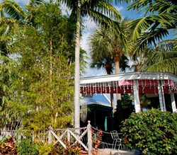 Ft.Lauderdale exclusively gay hotel Aragon Inn Guesthouse in Wilton Manors