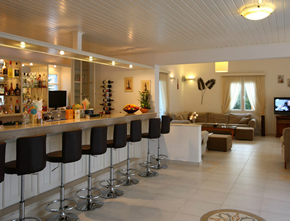 Mykonos gay holiday accommodation Hotel Aeolos bar