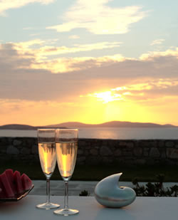 Mykonos Gay friendly En Lefko Private Suites Hotel