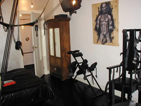 Amsterdam leather gay accommodation Hotel Black Tulip