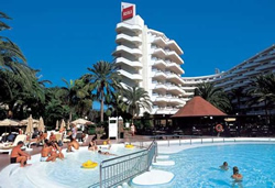 Gay friendly Riu Papayas Hotel in Gran Canaria