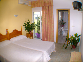 Torremolinos gay holiday accommodation Carmen Teresa Hotel