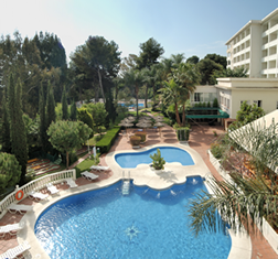 Gay Friendly Roc El Pinar Hotel and Apartments in Torremolinos