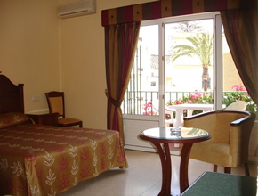 Torremolinos gay holiday accommodation El Pozo Hotel