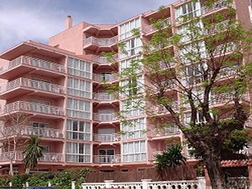 Gay friendly El Velero Apartments in Torremolinos