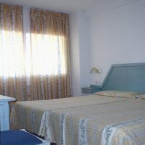 Torremolinos gay holiday accommodation El Velero Apartments