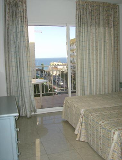 Gay friendly El Velero Apartments in Torremolinos