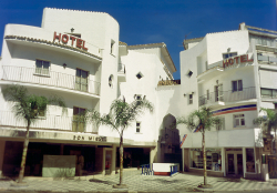 Torremolinos gay friendly Kristal Hotel