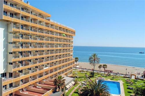 Torremolinos gay holiday accommodation Hotel La Barracuda