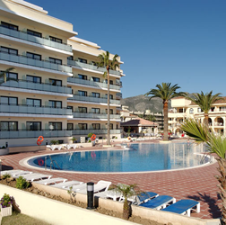 Gay friendly Puente Real Hotel in Torremolinos