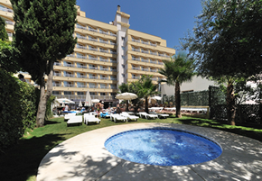 Torremolinos gay holiday accommodation Hotel Roc Flamingo