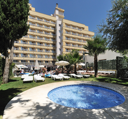 Gay Friendly Roc Flamingo Hotel in Torremolinos